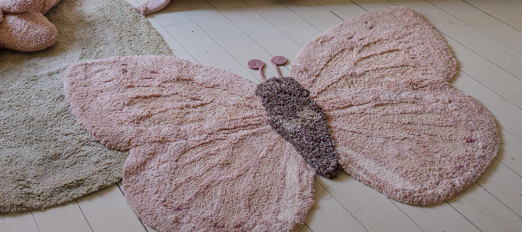 Lorena Canals bei KIND DER STADT - im Bild: waschbarer Teppich im Tierdesign Schmetterling aus der Animal Rug Kollektion