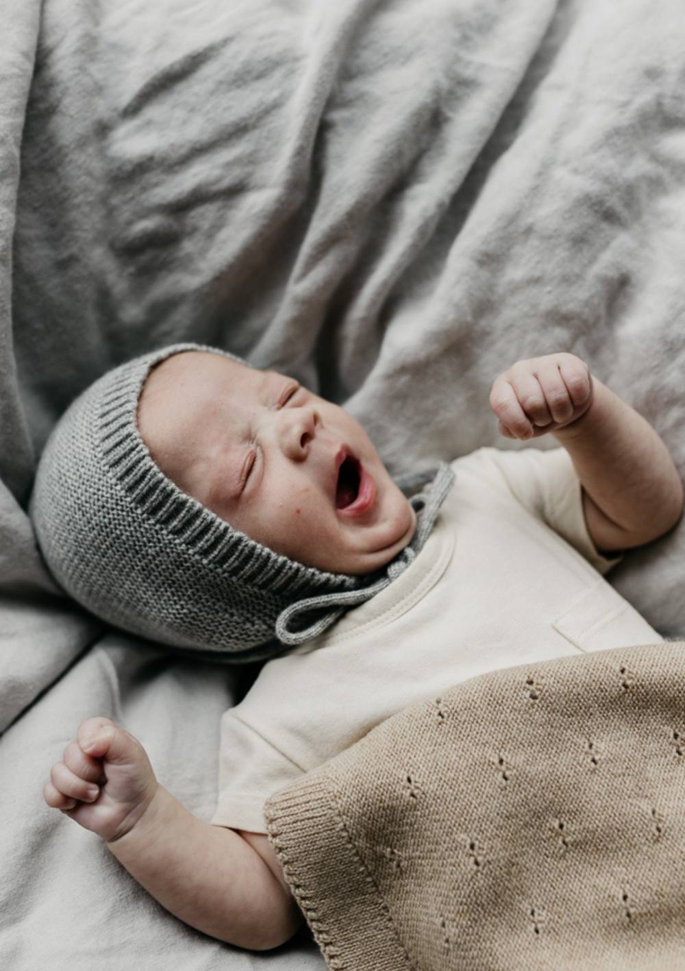 Hvid Bonnet Dolly Grey Melange