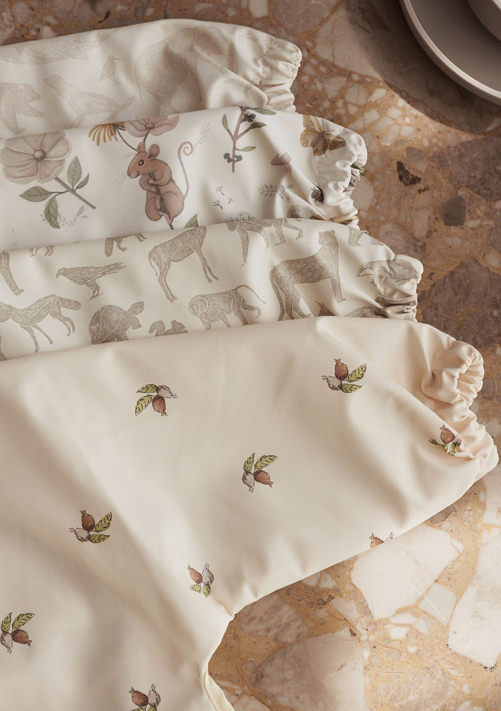 Jollein Lätzchen mit Ärmeln 'Animals' Nougat wasserdicht