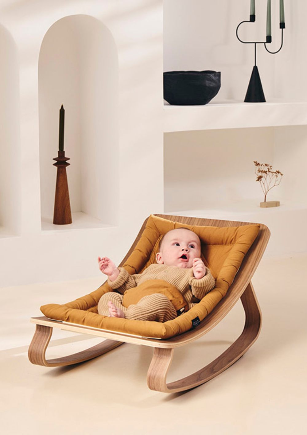 Charlie Crane Babywippe 'LEVO' Camel