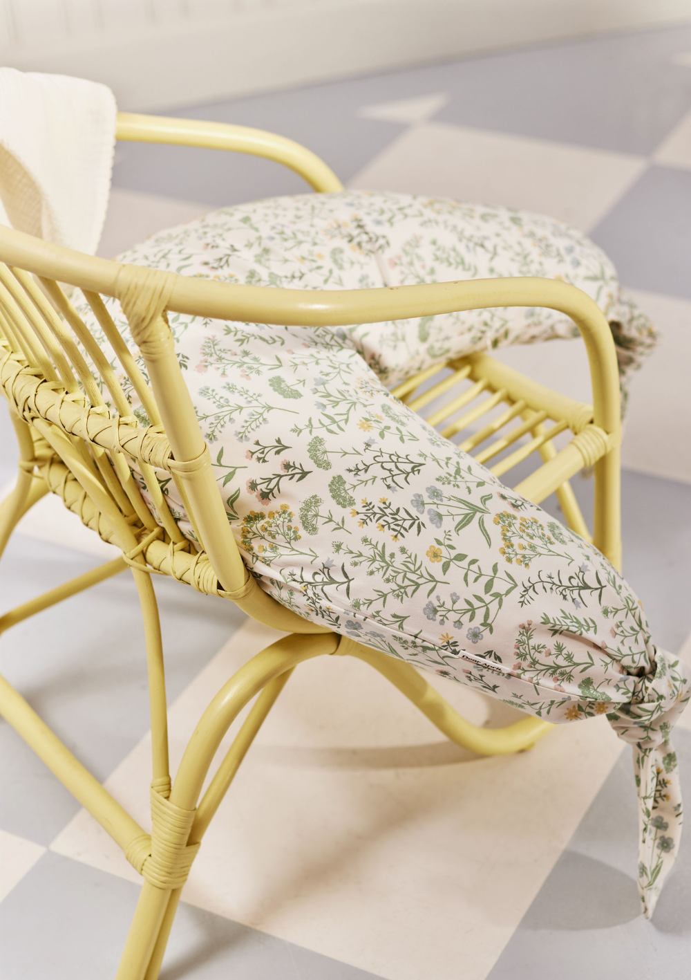 Dear April Stillkissen Summer Flowers