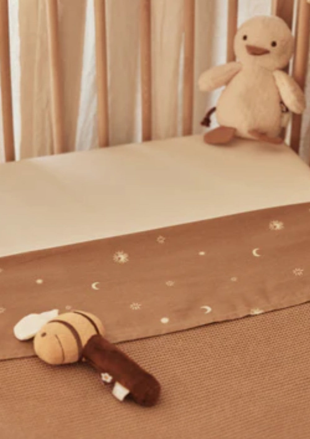 Jollein Rassel 'Spring Garden' Bee