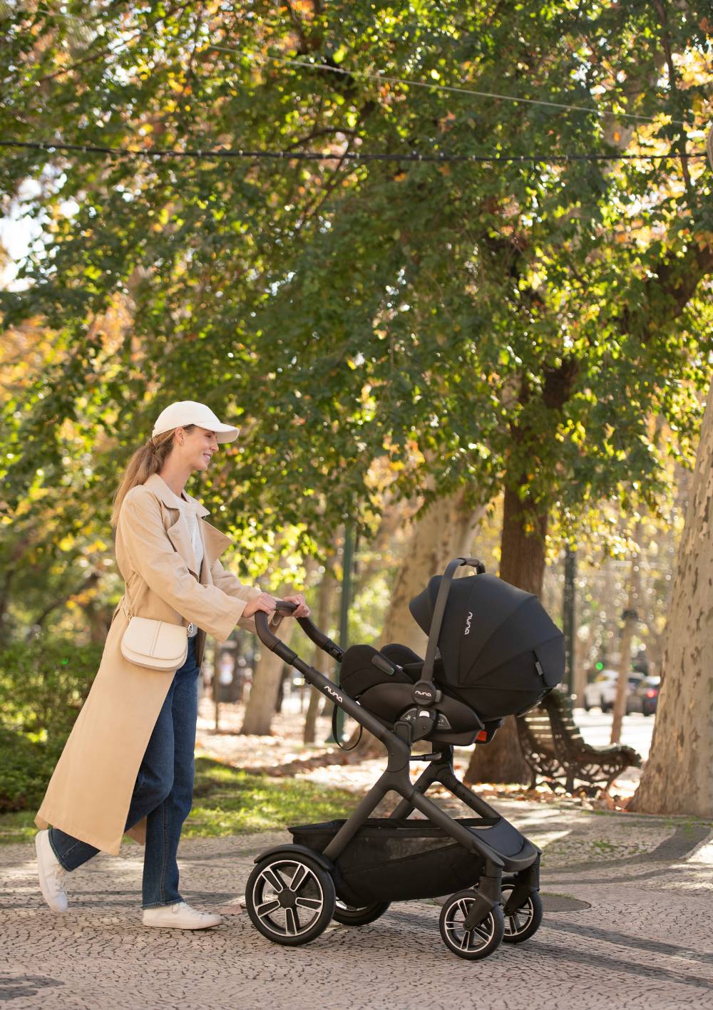 Nuna Babyschale ARRA flex Caviar