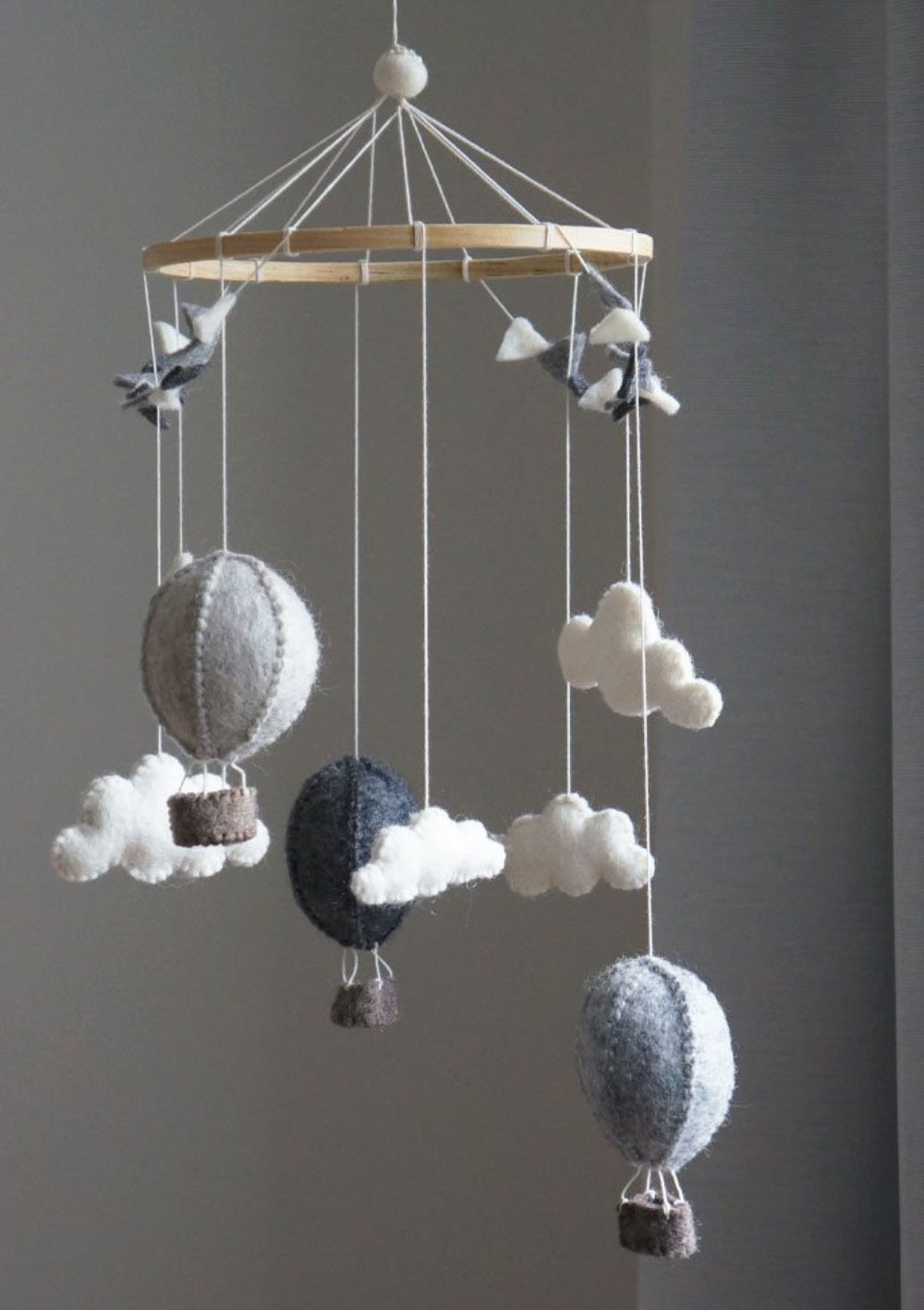 Gamcha Mobile 'Air Balloons/Pennants' Grey