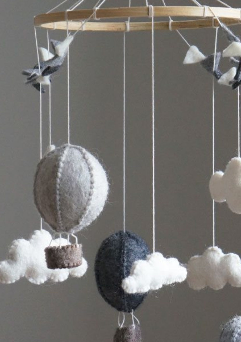 Gamcha Mobile 'Air Balloons/Pennants' Grey