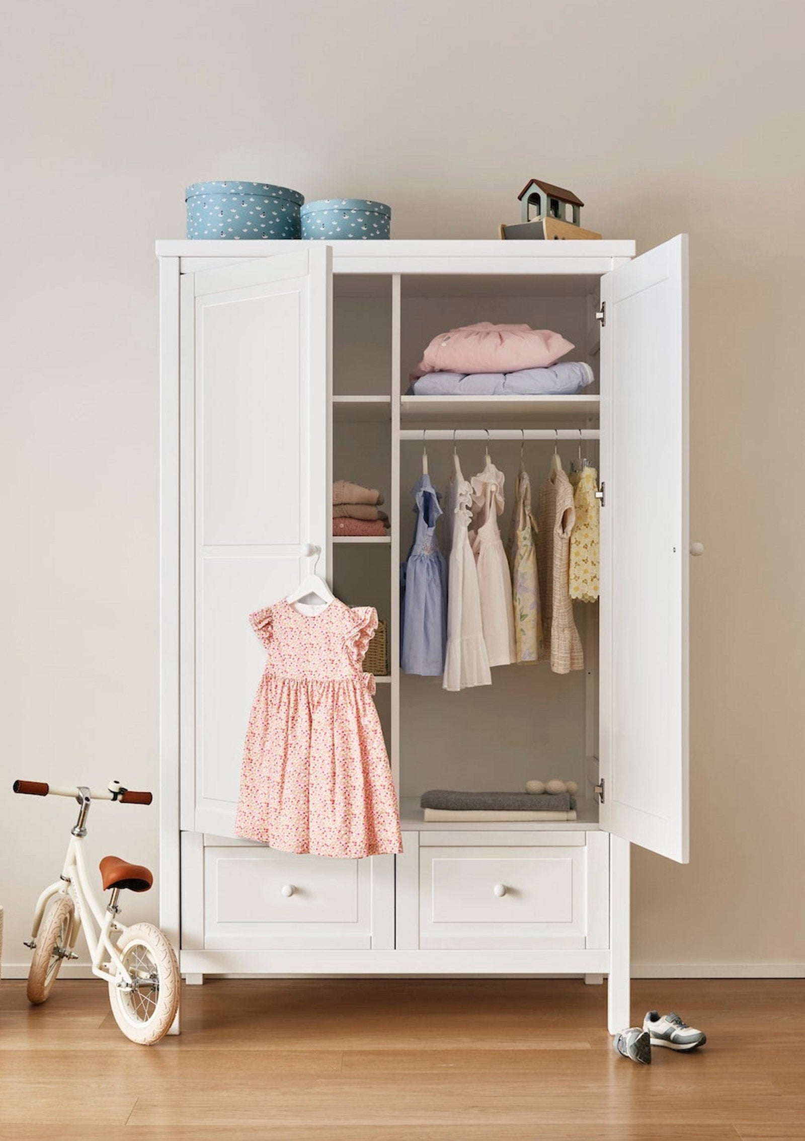 Isle of Dogs Kleiderschrank 2-türig weiß