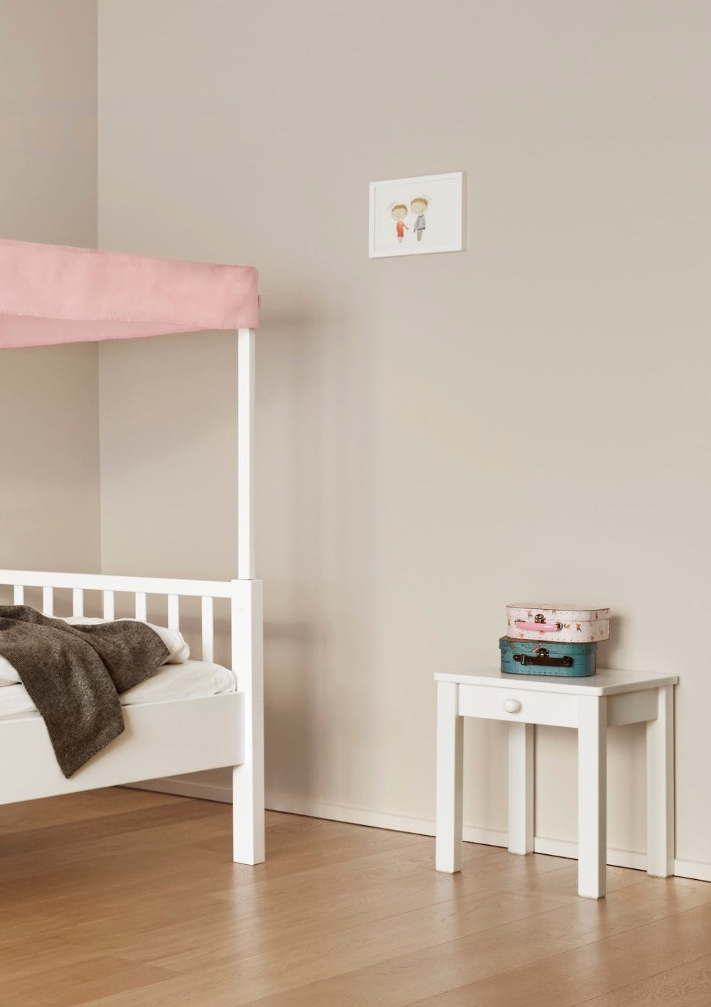 Isle of Dogs Design Nachttisch weiß