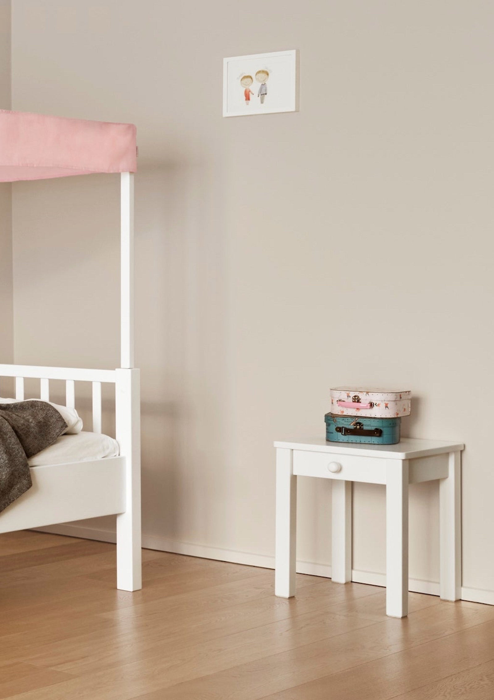 Isle of Dogs Nachttisch weiß mit Schublade