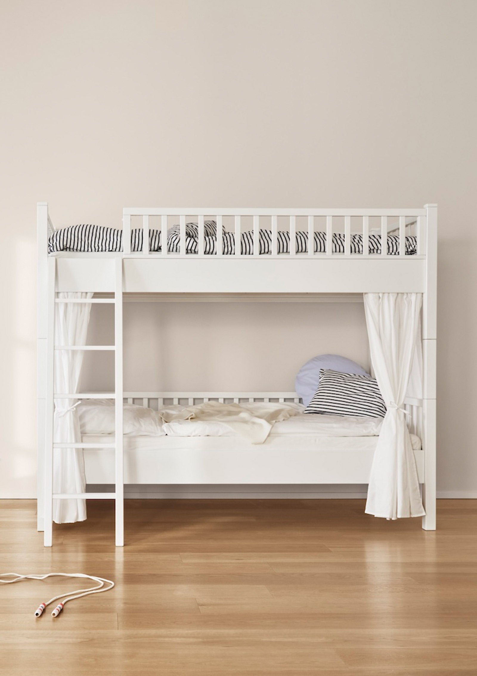 Isle of Dogs Etagenbett hoch weiß 200 x 90 cm