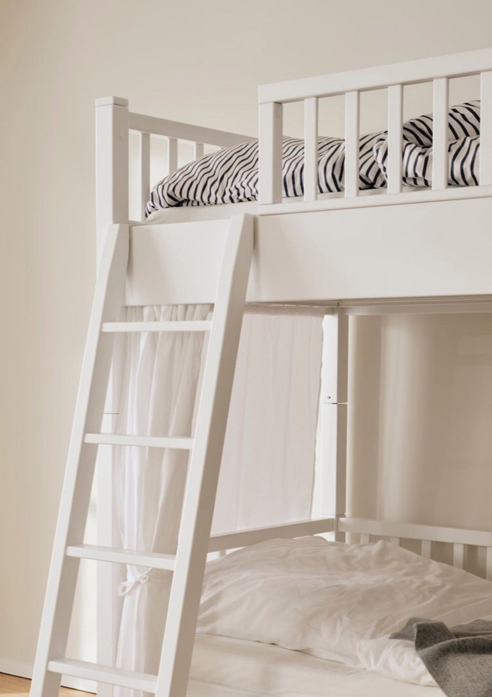 Isle of Dogs Etagenbett hoch weiß 200 x 90 cm