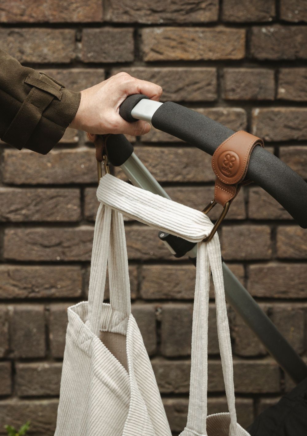 Cloby Kinderwagenhaken Brown