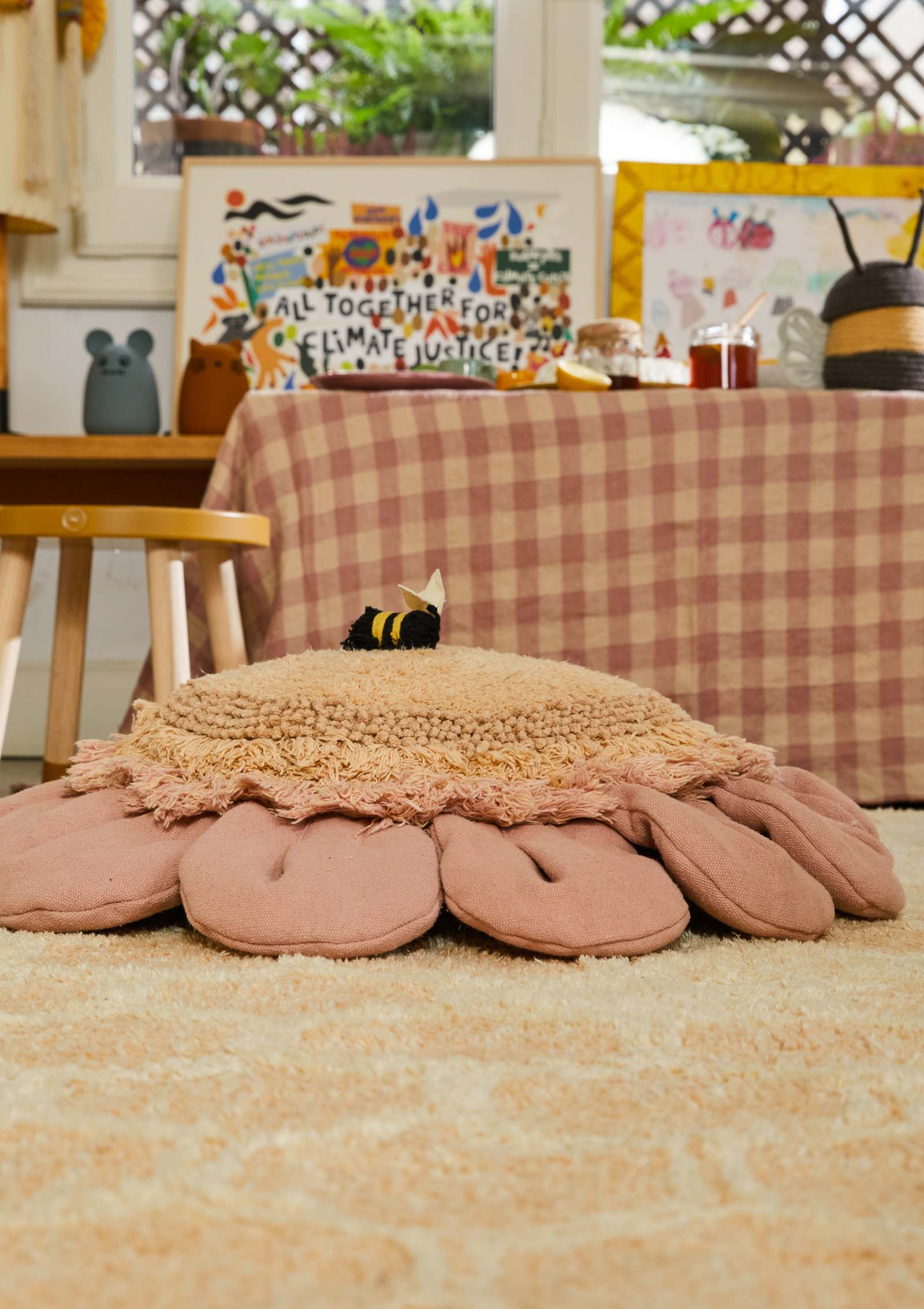 Lorena Canals Bodenkissen 'Pink Daisy'