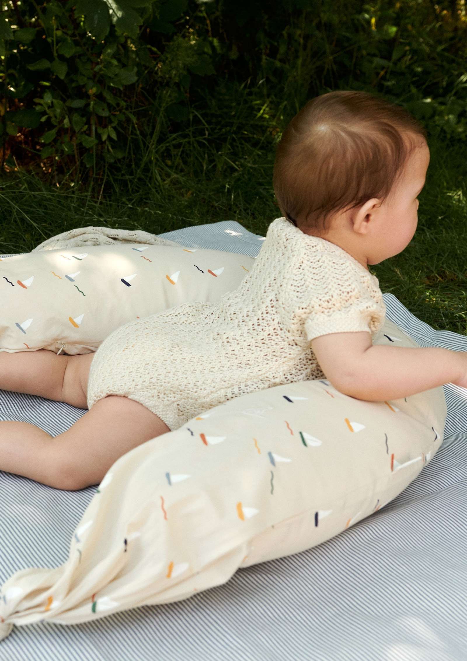 Dear April Stillkissen 'Nami' Pond Boats