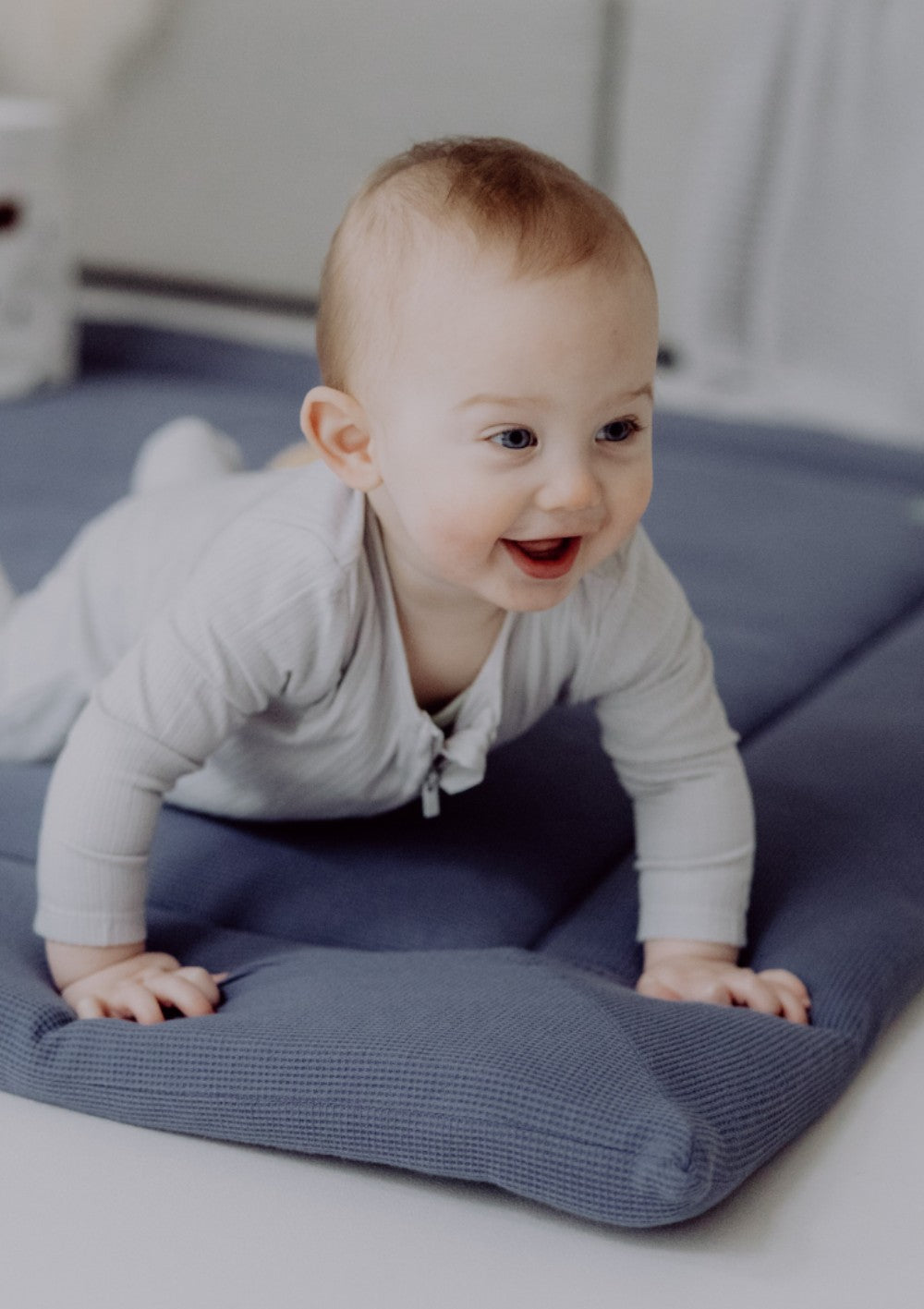 emma & noah Krabbeldecke Mini Piqué Essential Blau 120 x 120 cm