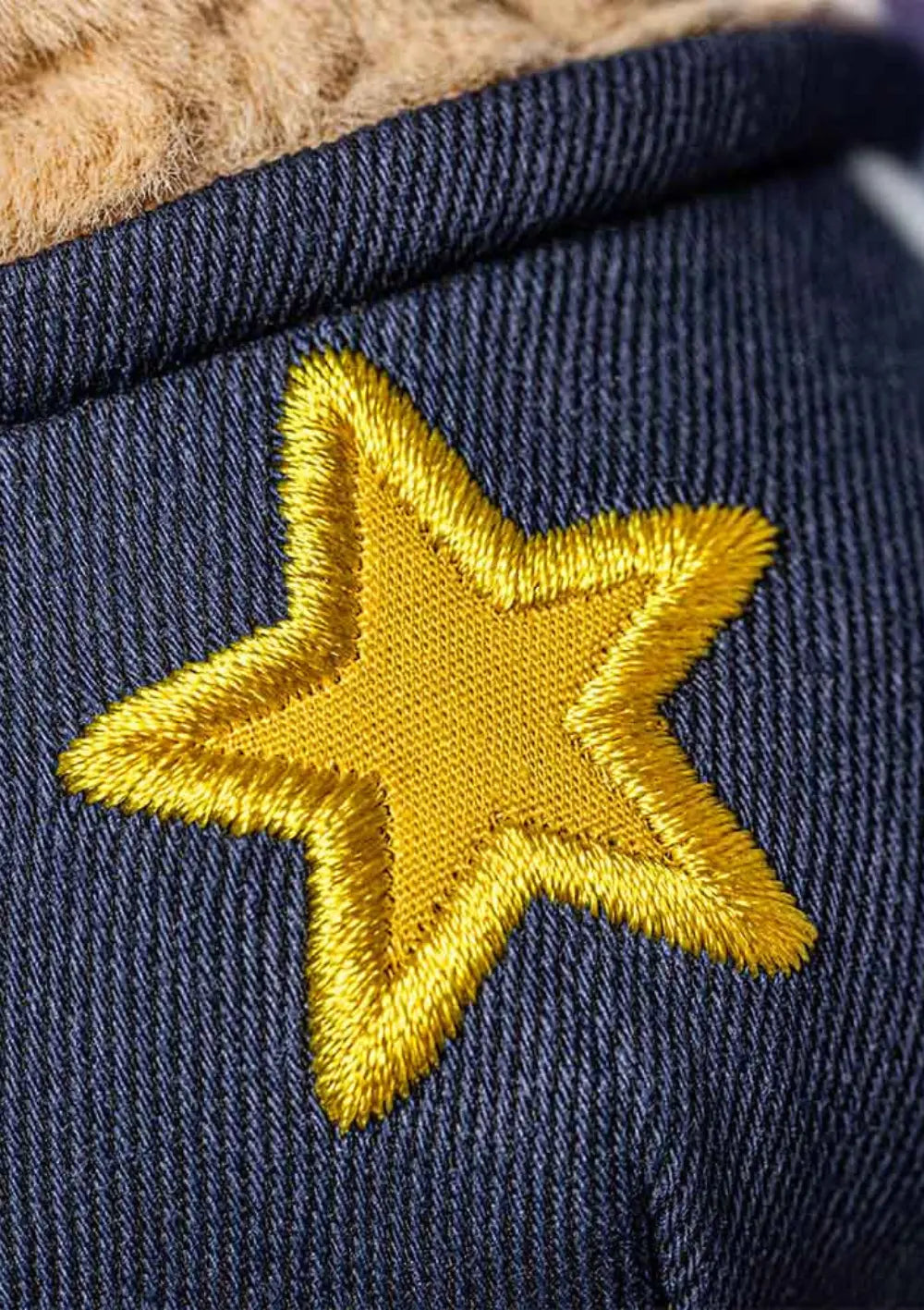 Jellycat Erdnuss Kuscheltier 'Amuseables Peanut Star Student Outfit'