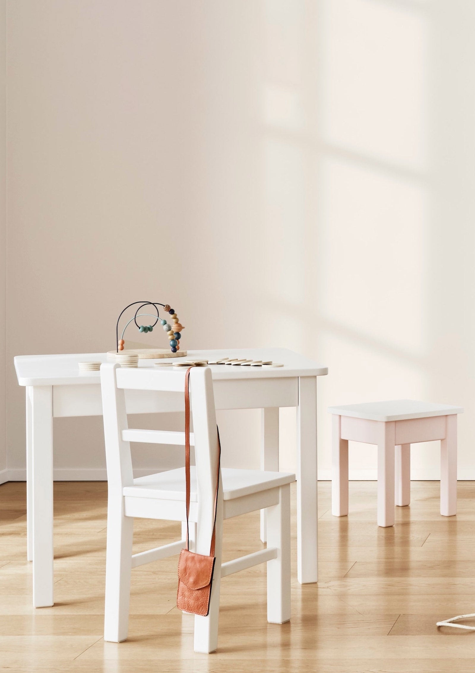 Isle of Dogs Kindertisch & Kinderstuhl & Kinderhocker rosa