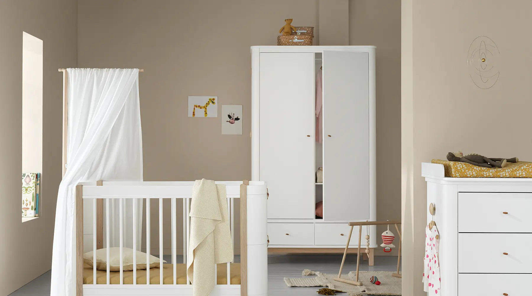 2-türige Kleiderschränke bei KIND DER STADT - im Bild: von Oliver Furniture
