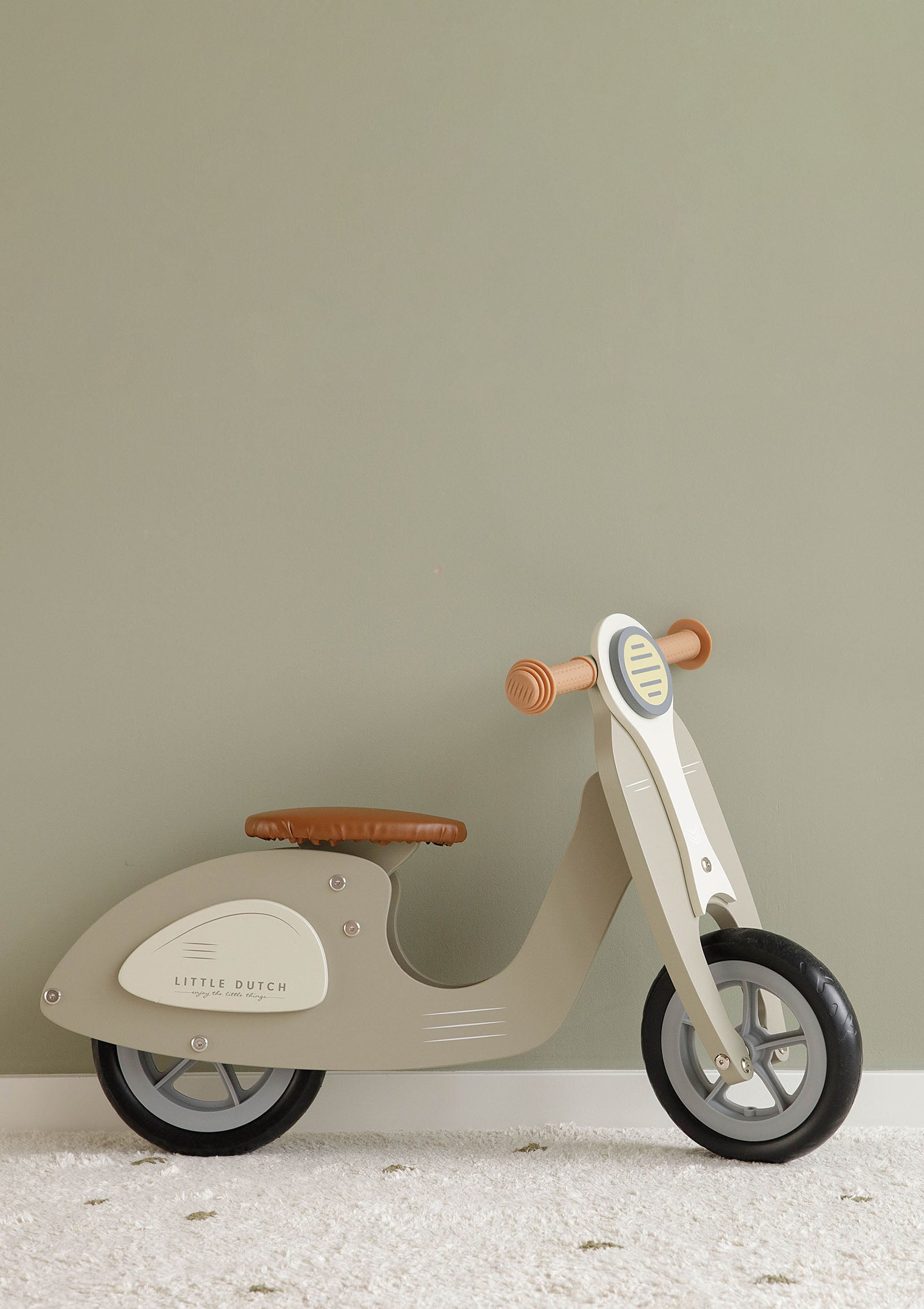 Laufrad Holz-Roller olive
