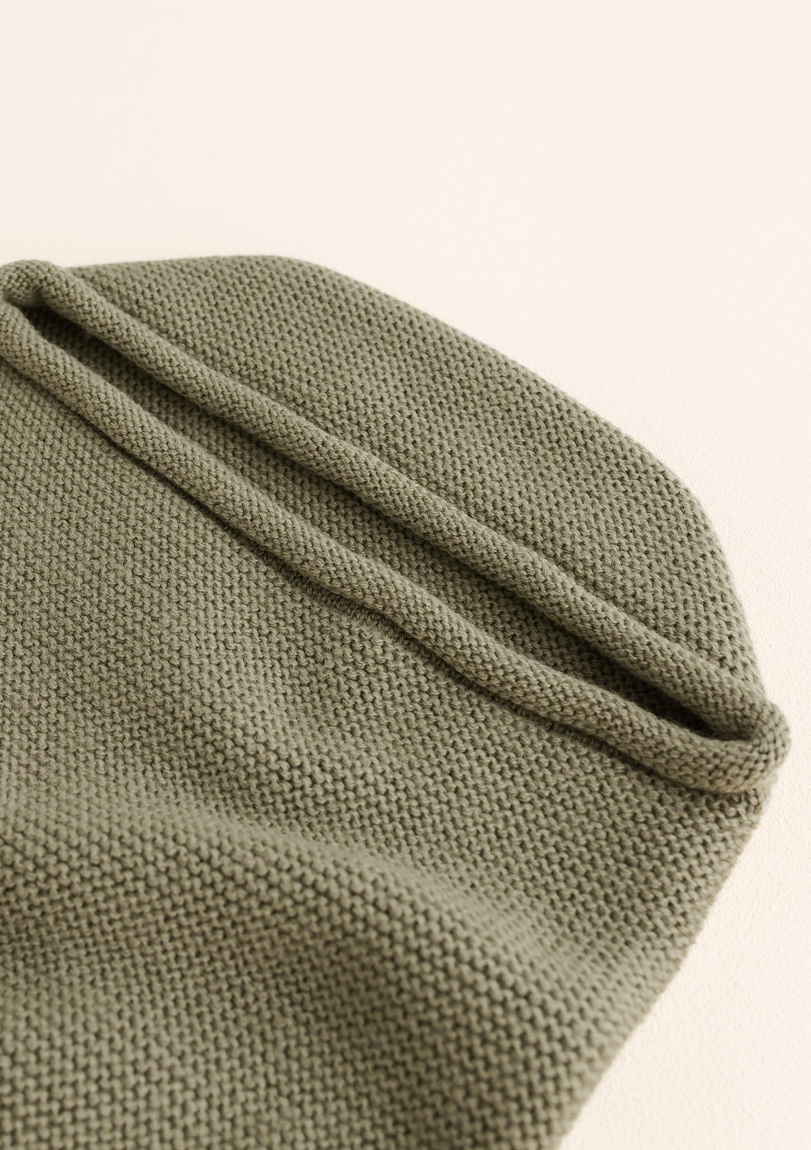 Hvid Strick-Pucksack Cocoon Artichoke