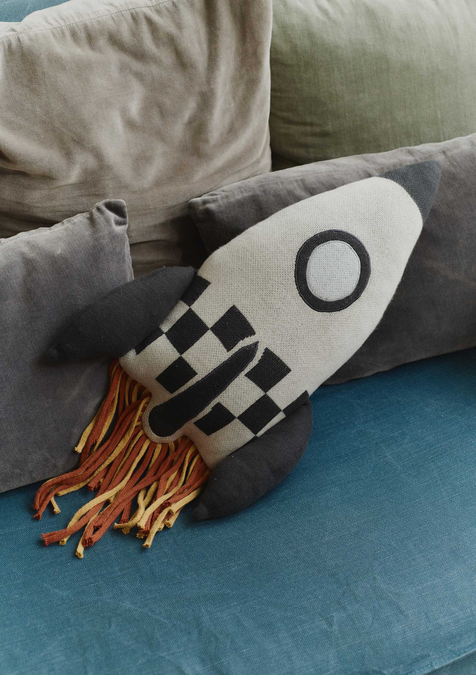 Lorena Canals Strickkissen 'Rocket'
