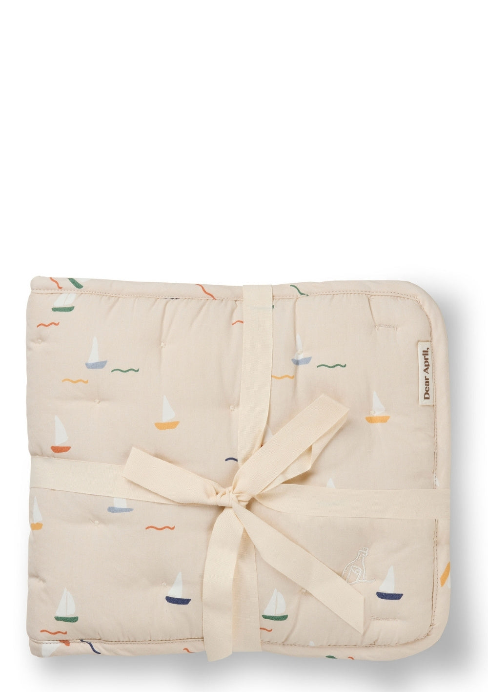 Dear April Bettnestchen 'Nori' Pond Boats