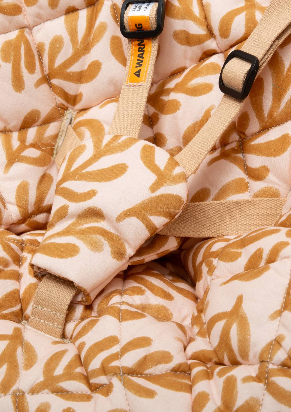 Charlie Crane Neugeborenen-Aufsatz für 'TOBO' Season Paper