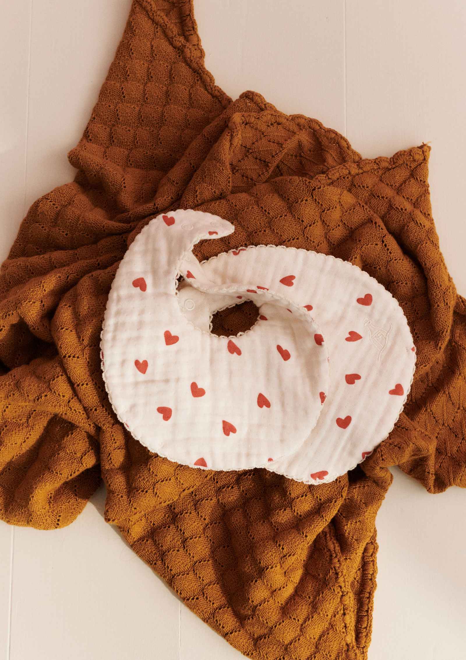 Dear April Lätzchen 'Koa' Little Love