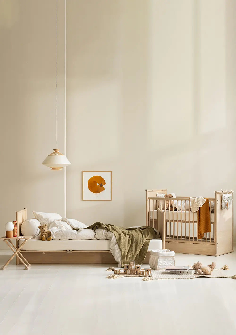 Oliver Furniture Baby- und Kinderbett 'Camp Novel' Eiche 120 x 60 cm / 200 x 120 cm